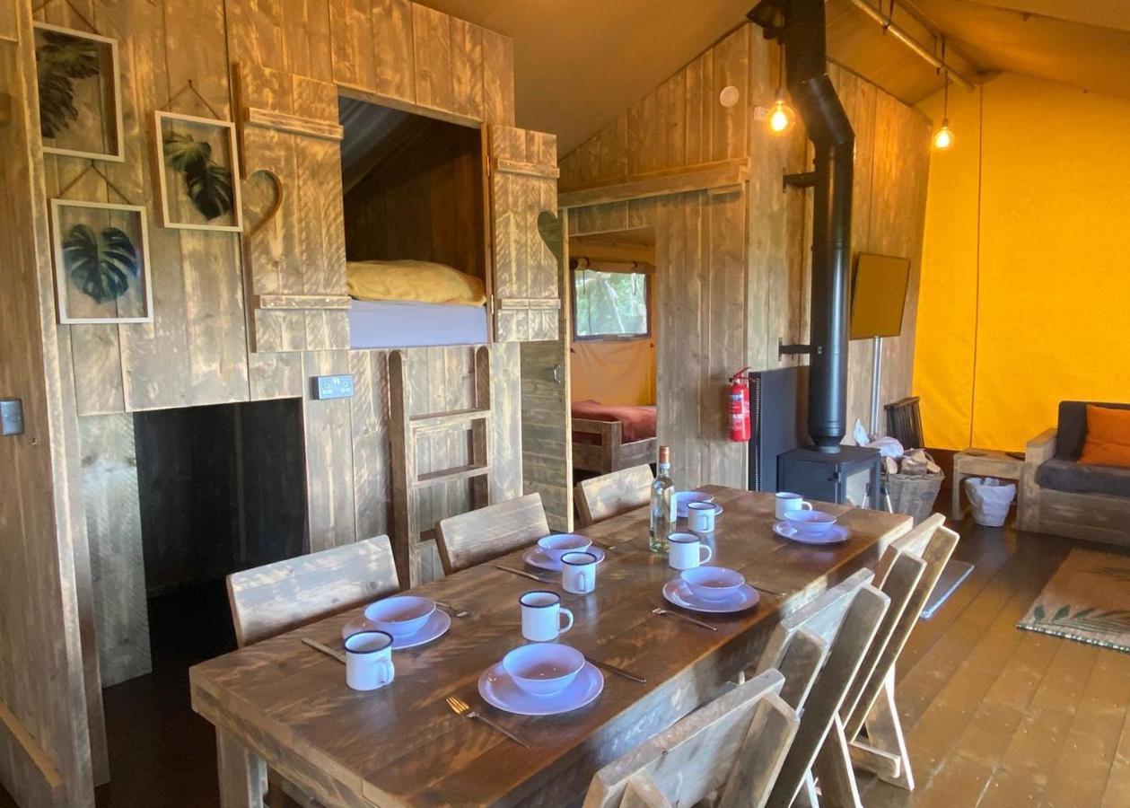 Florence Springs Glamping Gumfreston Extérieur photo