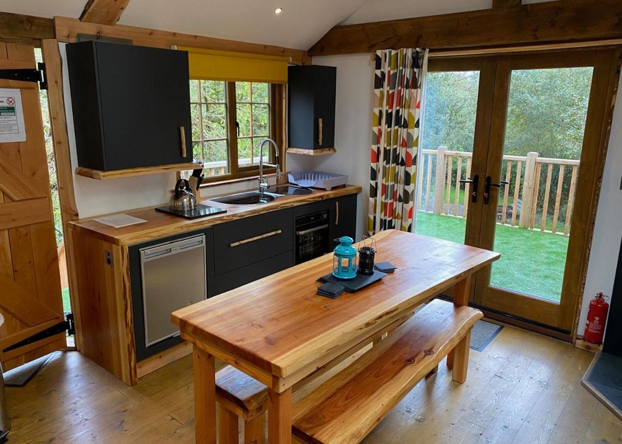 Florence Springs Glamping Gumfreston Extérieur photo