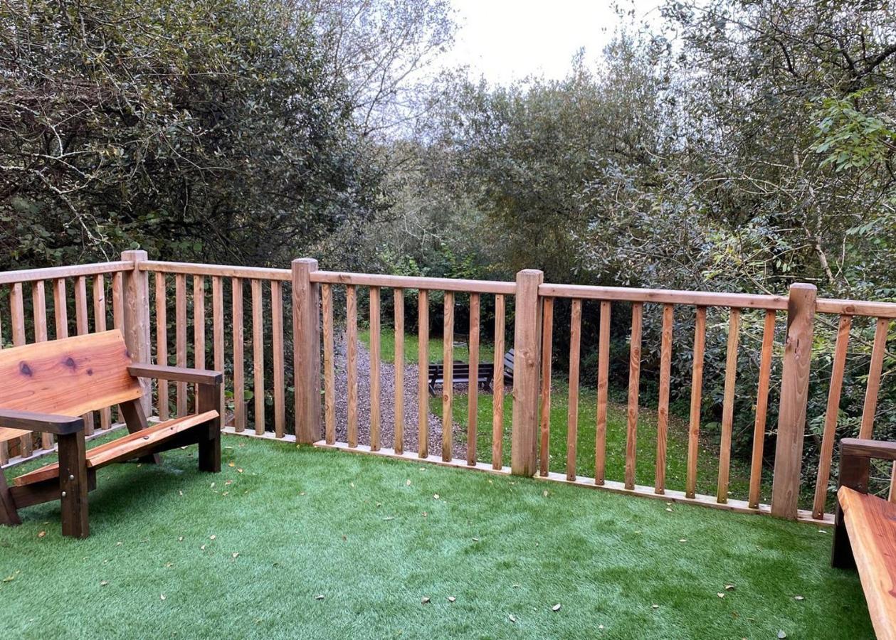 Florence Springs Glamping Gumfreston Extérieur photo